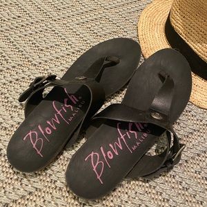 Blowfish black sandals flip flops size 8